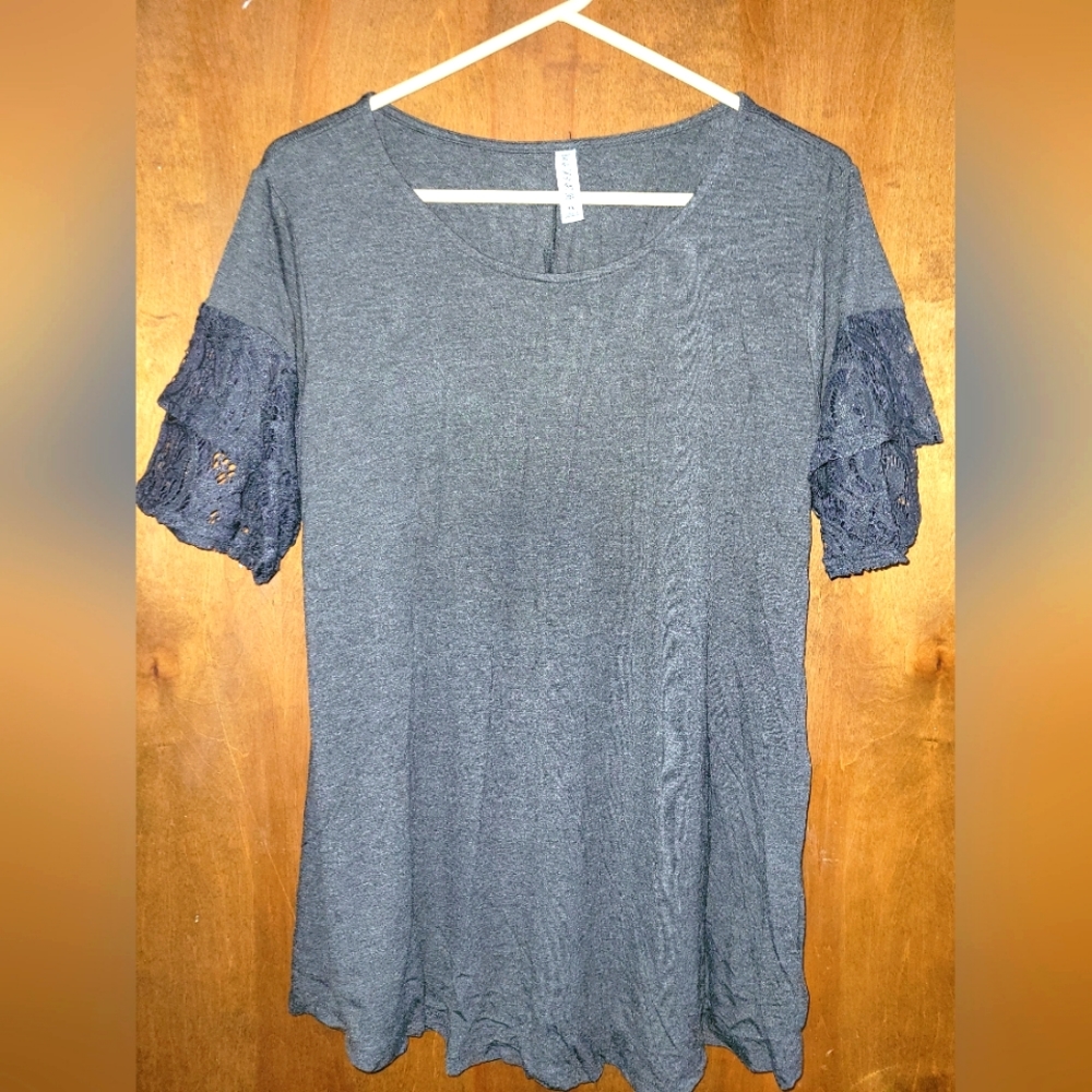Beautiful lace top (3 listed, all different colors)